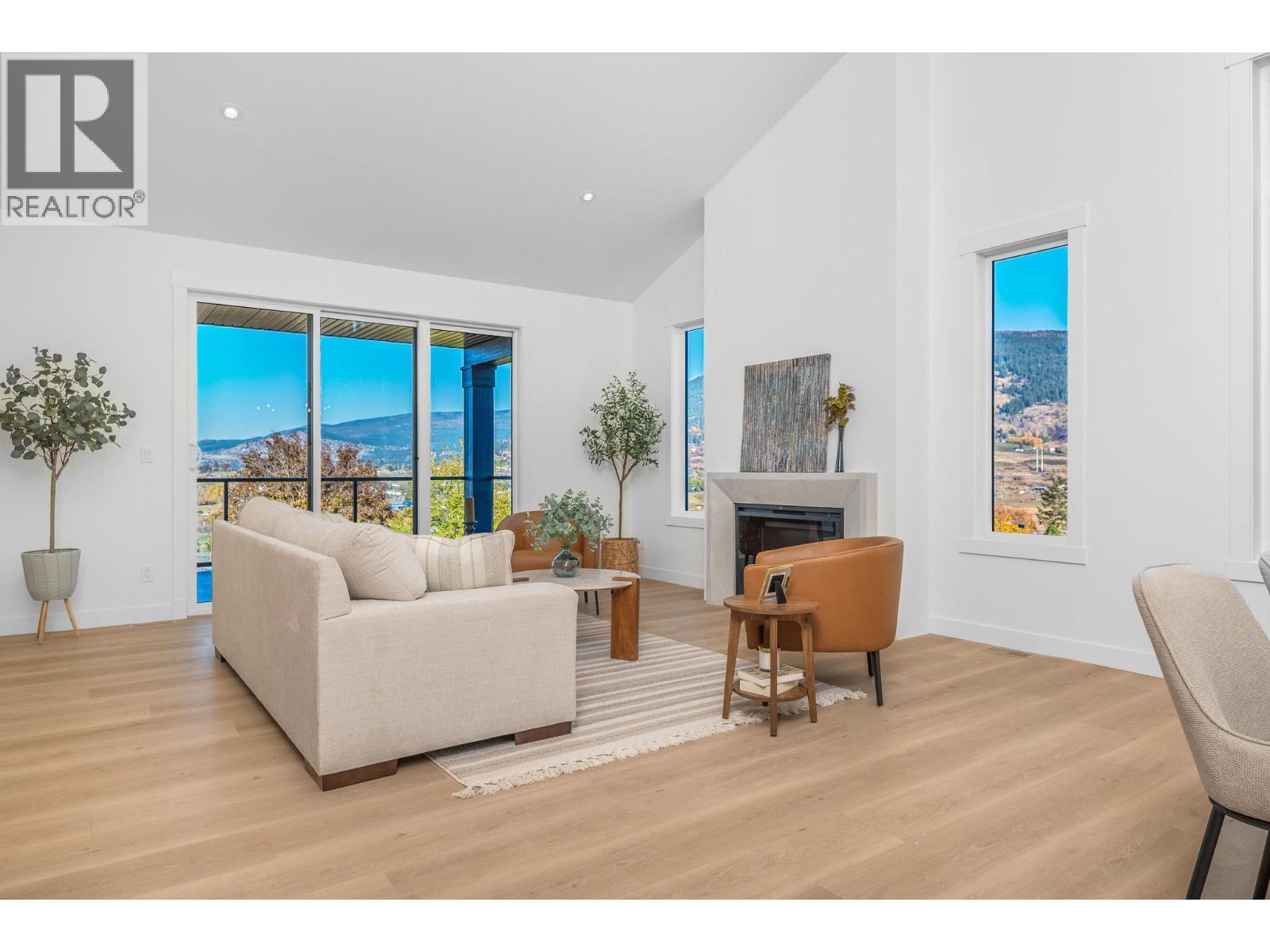 Living - 195 Sarsons Drive Lot# 10, Coldstream, BC - Indoor Photo Showing Living Room