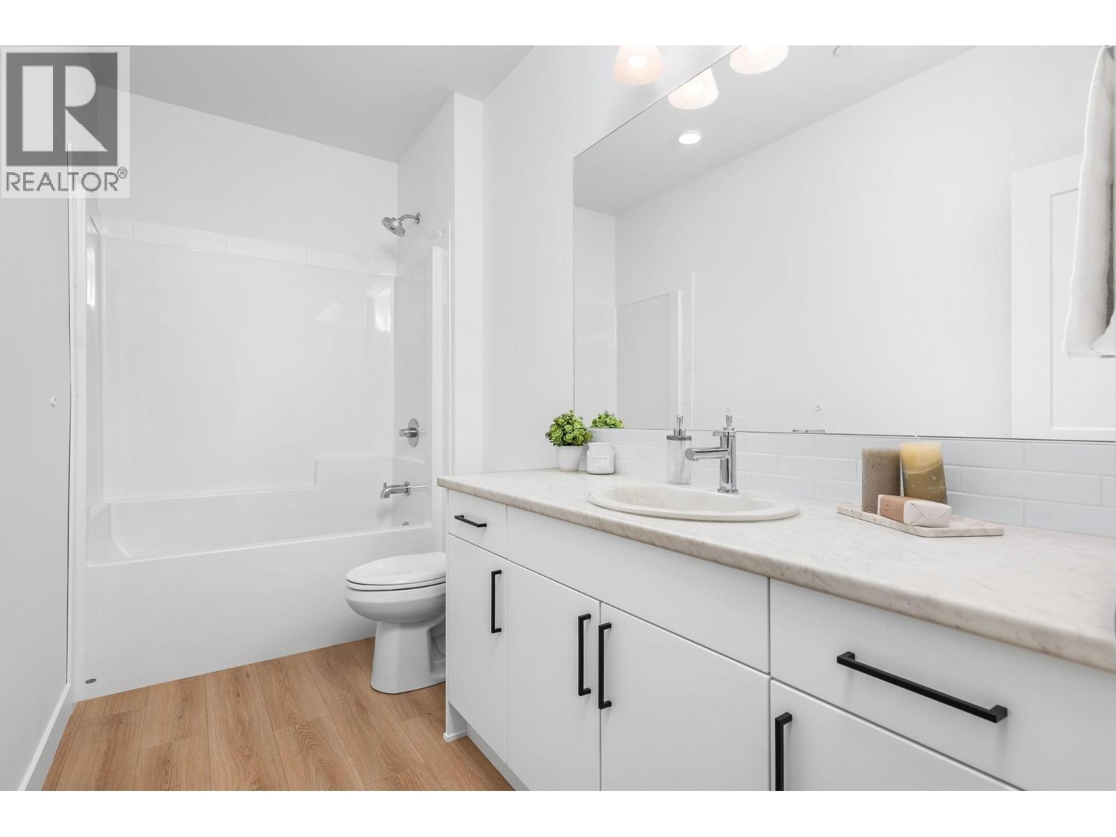 2 bedroom Suite - 195 Sarsons Drive Lot# 10, Coldstream, BC - Indoor Photo Showing Bathroom