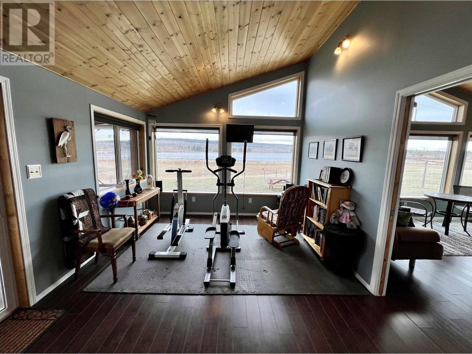 5028 Abel Lake Road, 100 Mile House, BC - Indoor Photo Showing Other Room