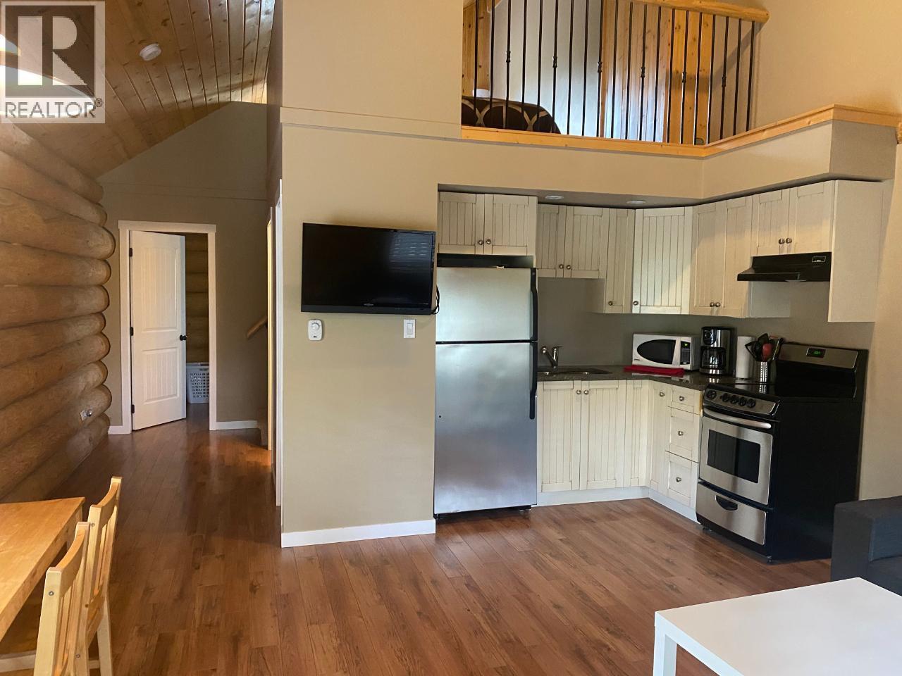 5485 Lac Le Jeune Road Unit# 25/26, Kamloops, BC - Indoor Photo Showing Kitchen