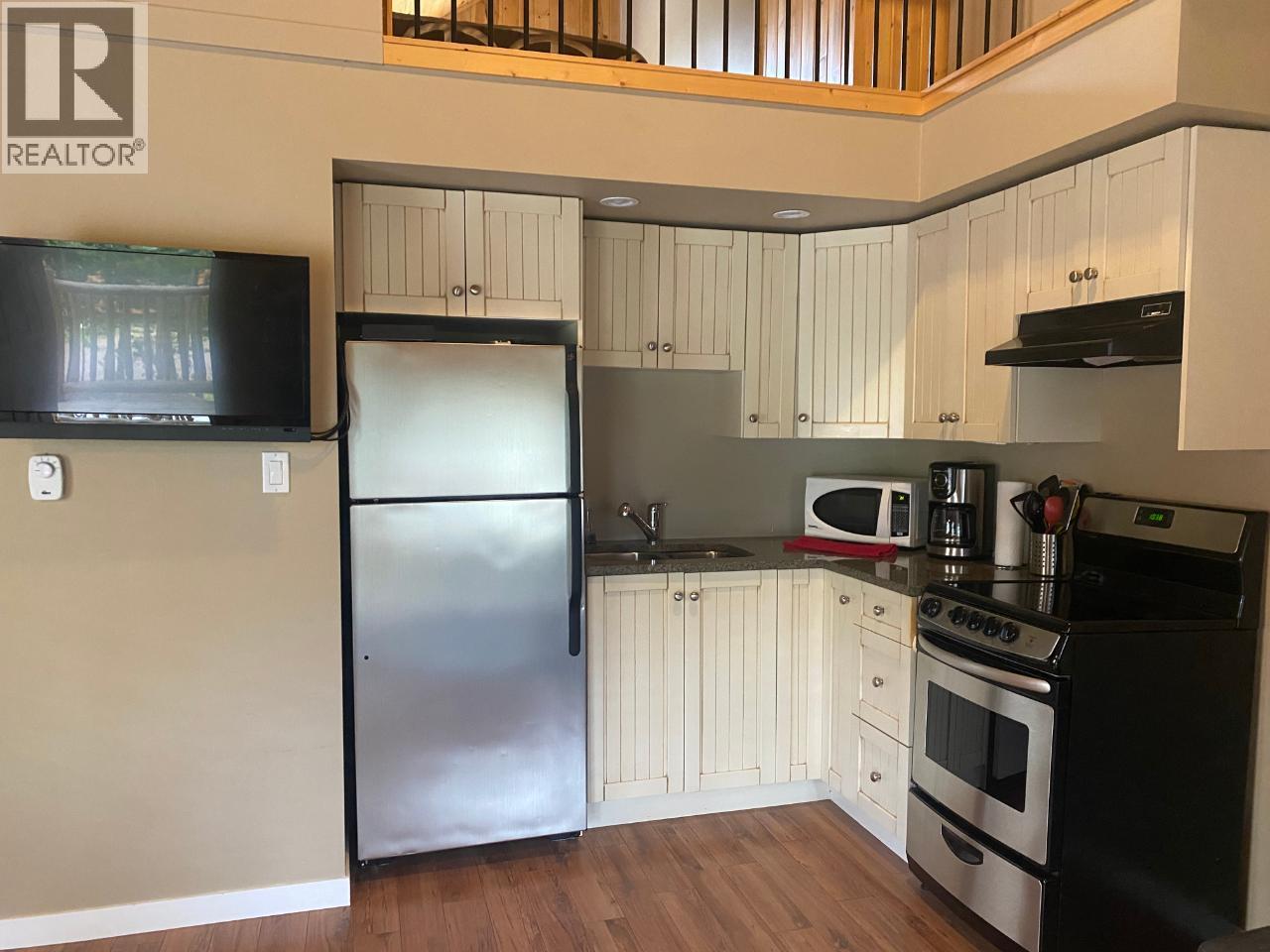 5485 Lac Le Jeune Road Unit# 25/26, Kamloops, BC - Indoor Photo Showing Kitchen