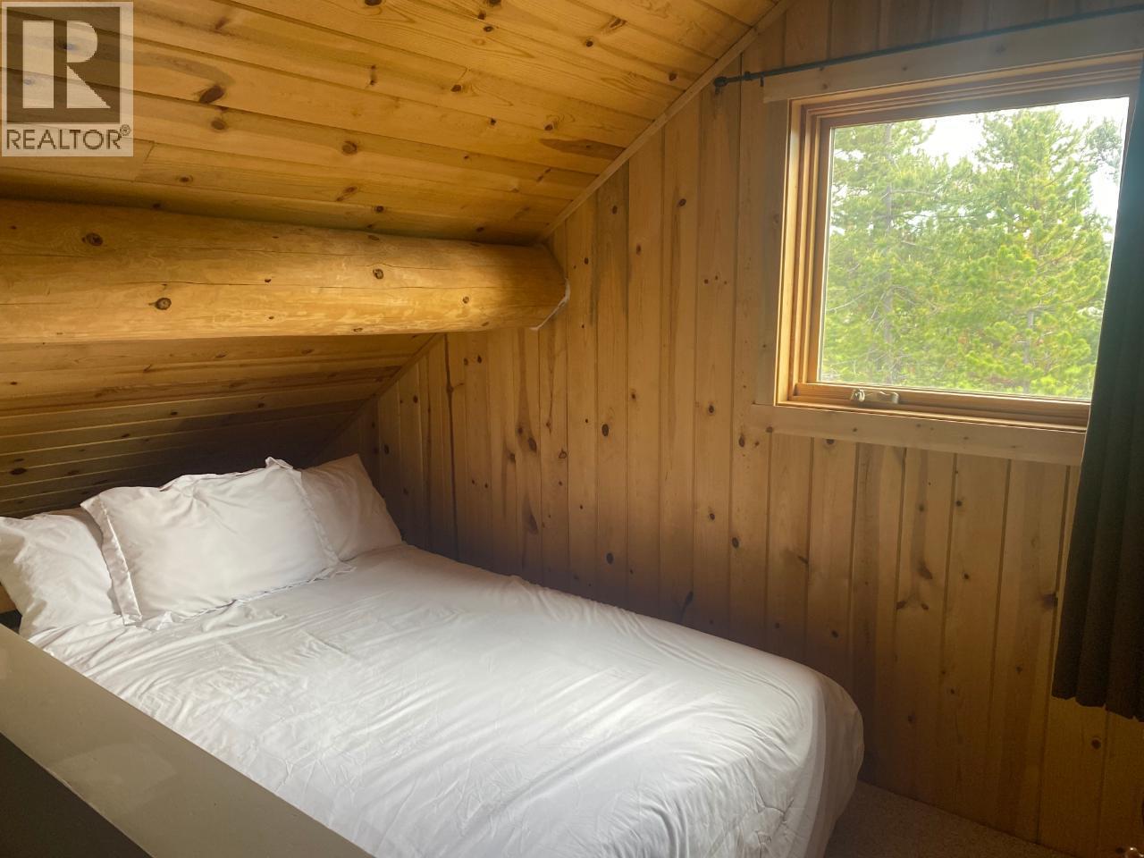 5485 Lac Le Jeune Road Unit# 25/26, Kamloops, BC - Indoor Photo Showing Bedroom