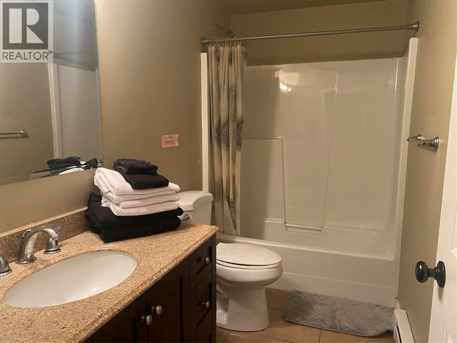 5485 Lac Le Jeune Road Unit# 25/26, Kamloops, BC - Indoor Photo Showing Bathroom