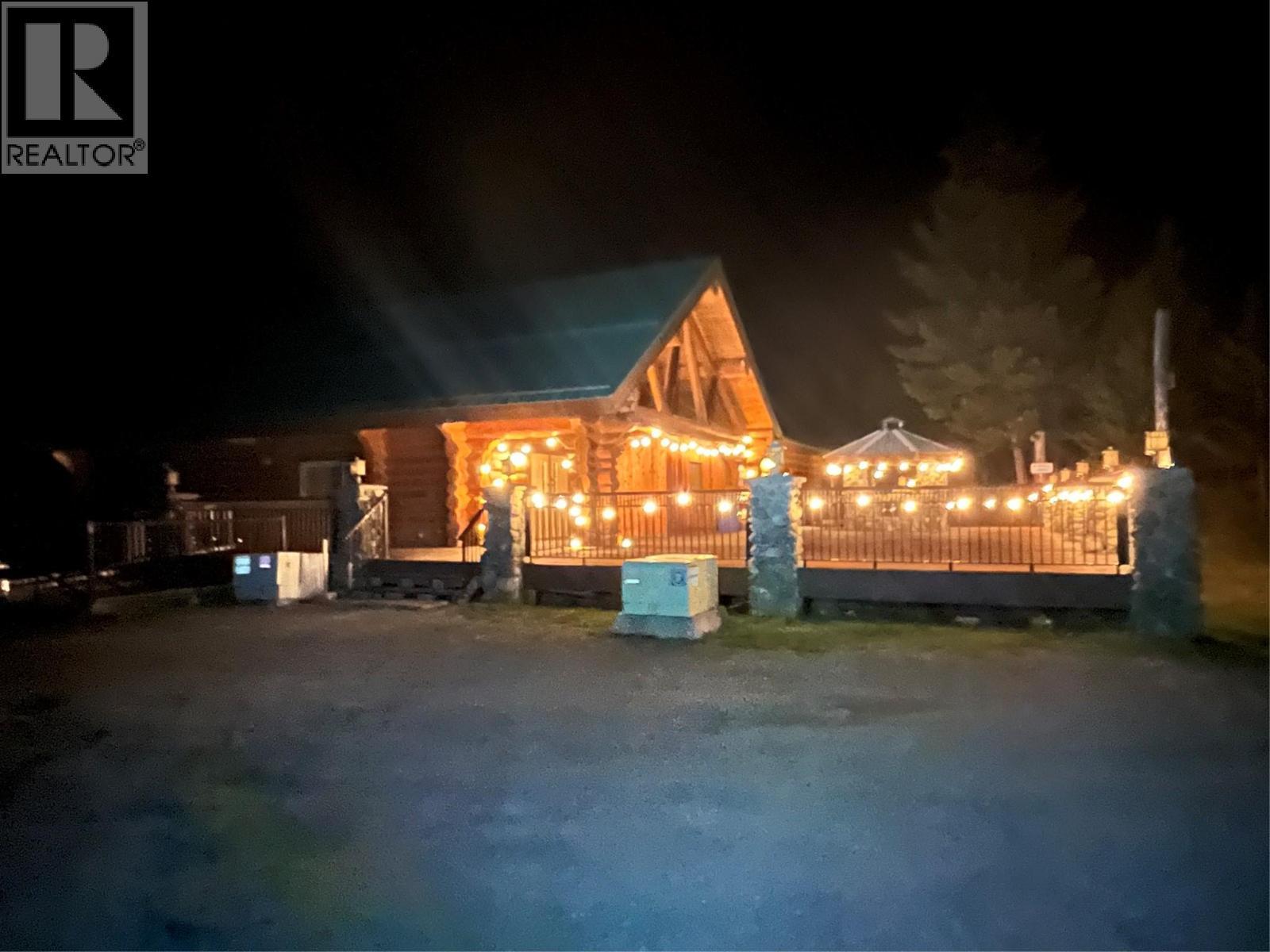 5485 Lac Le Jeune Road Unit# 25/26, Kamloops, BC - Indoor Photo Showing Garage