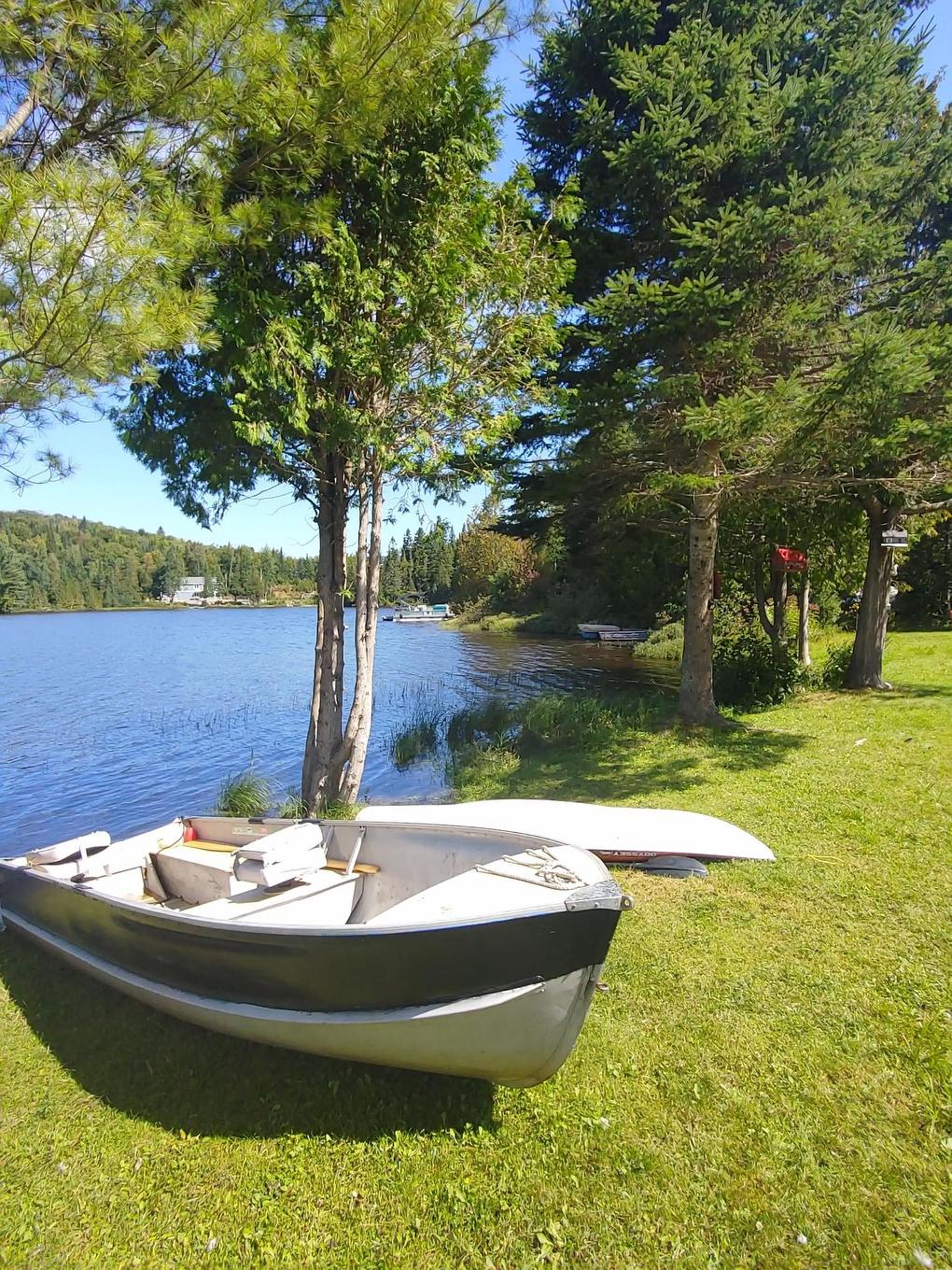 Vue sur l'eau - 377 Ch. Lac-Léon, Saint-Donat, QC - Outdoor With Body Of Water With View