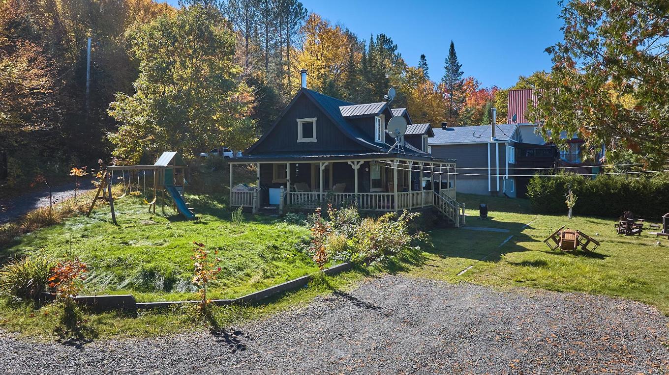 Façade - 377 Ch. Lac-Léon, Saint-Donat, QC - Outdoor