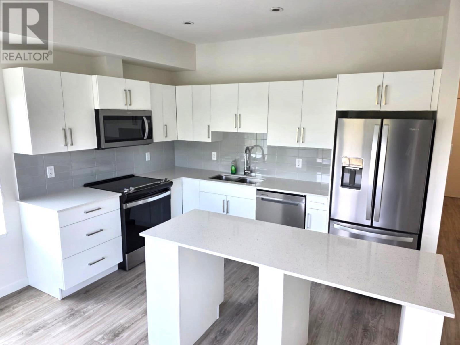 2345 Butt Road Unit# 414, Westbank, BC - Indoor Photo Showing Kitchen With Stainless Steel Kitchen