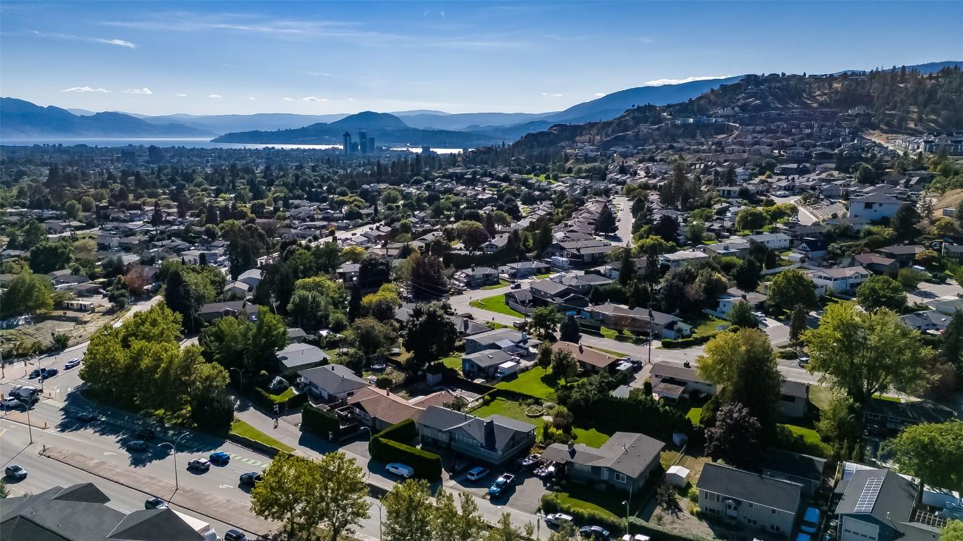 1880 Broadview Avenue, Kelowna, BC - Outdoor With View