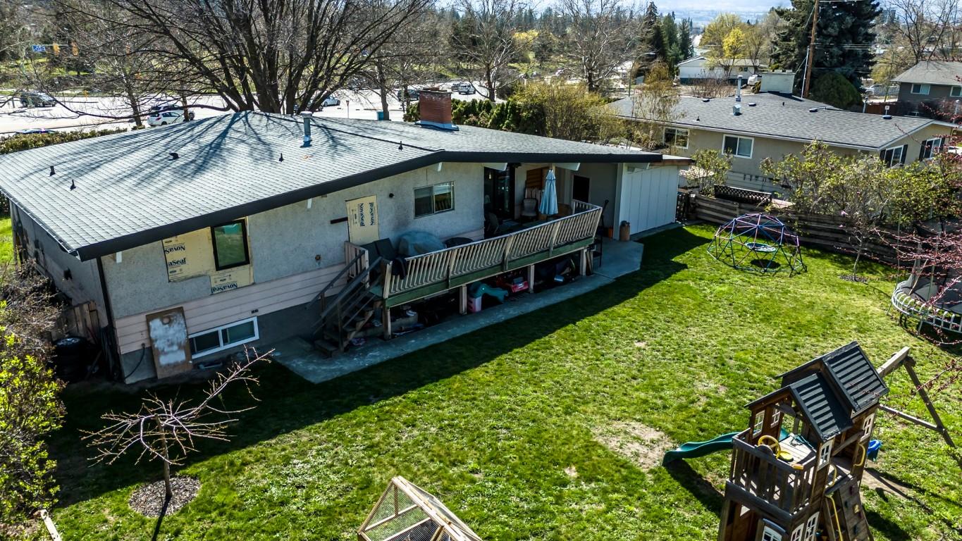 750 Glenmore Drive, Kelowna, BC - Outdoor