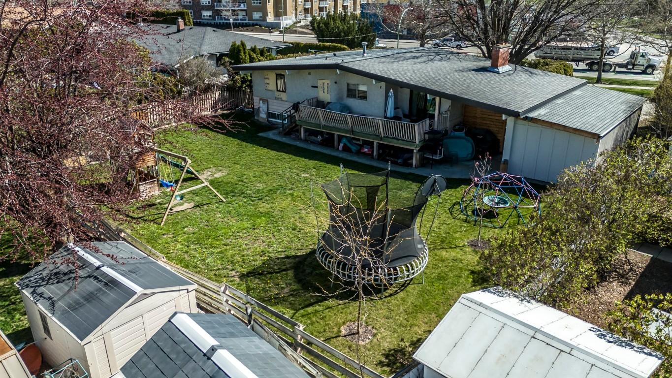 750 Glenmore Drive, Kelowna, BC - Outdoor