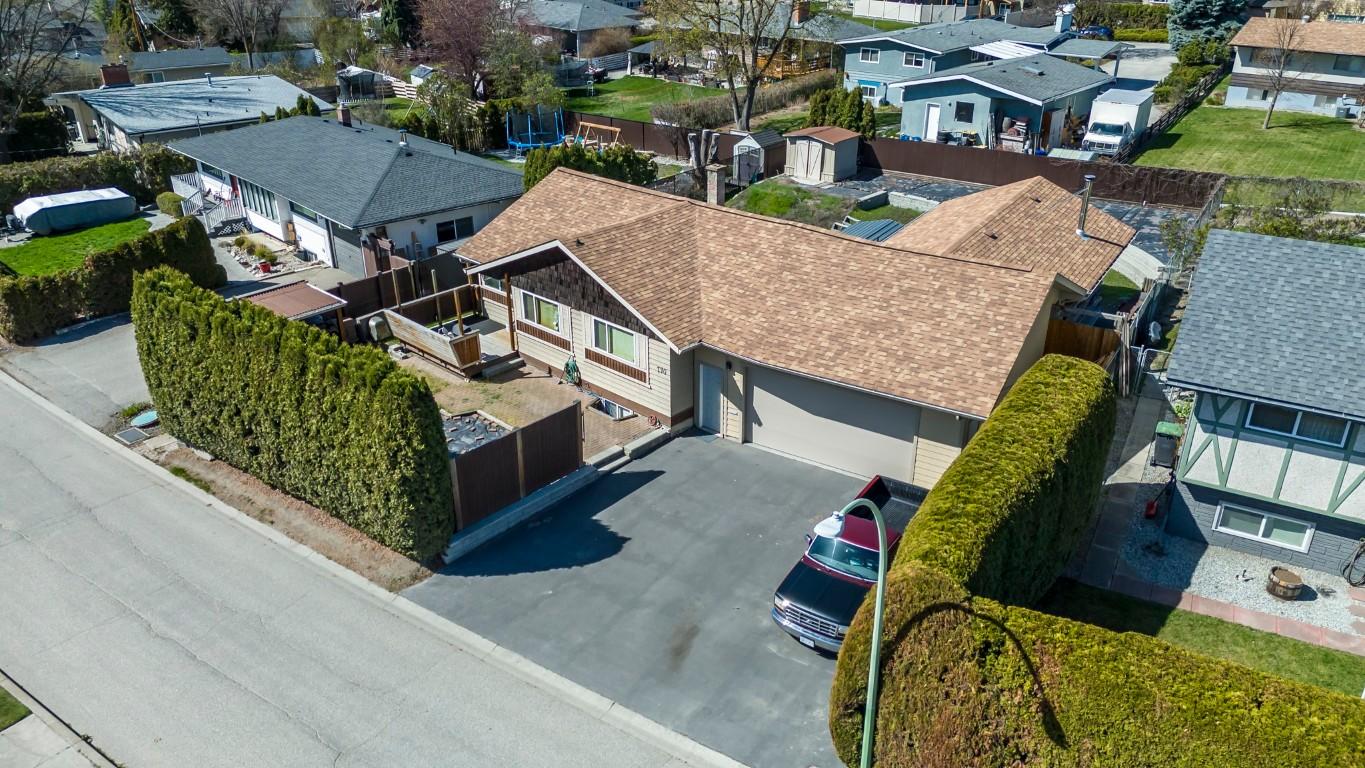730 Glenmore Drive, Kelowna, BC - Outdoor