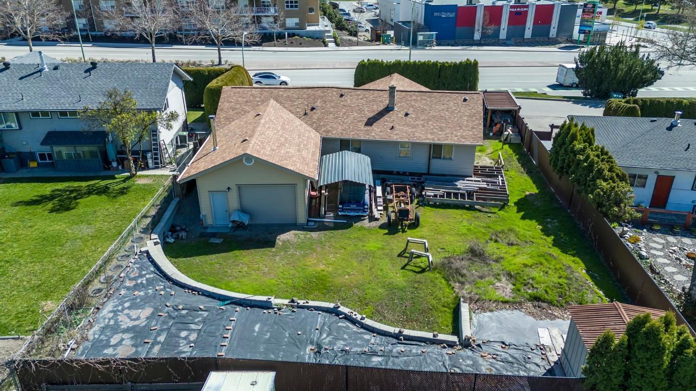 730 Glenmore Drive, Kelowna, BC - Outdoor