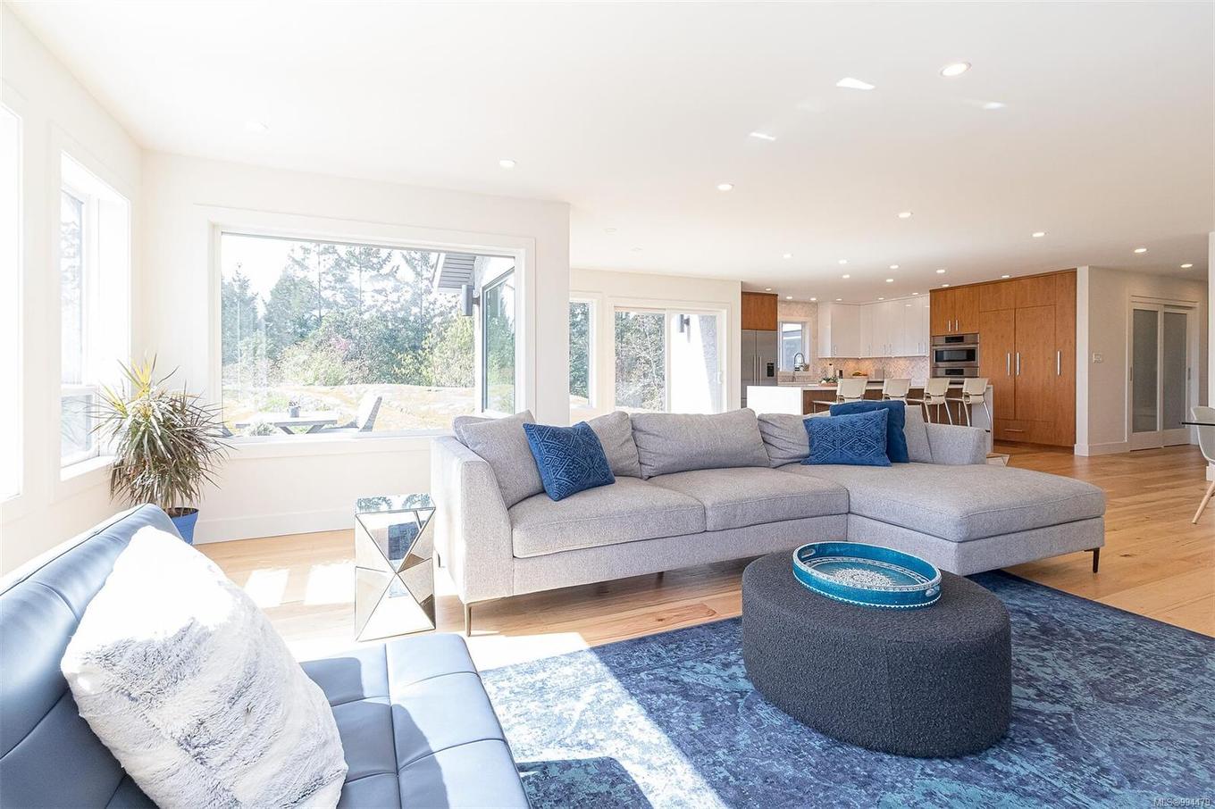 8518 Tribune Terr, North Saanich, BC