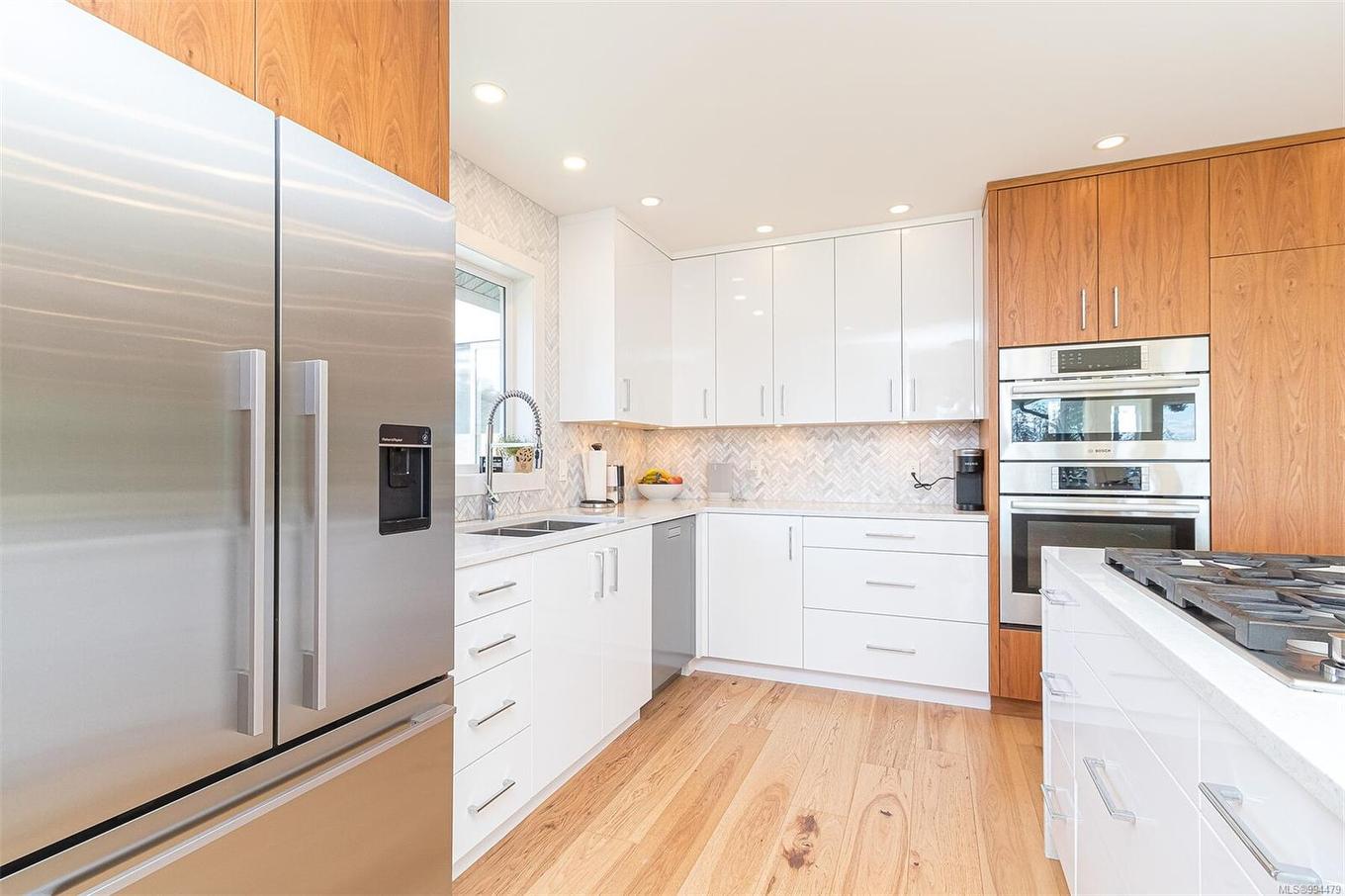 8518 Tribune Terr, North Saanich, BC