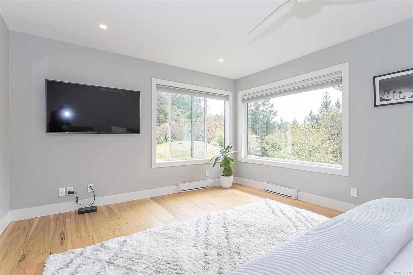 8518 Tribune Terr, North Saanich, BC