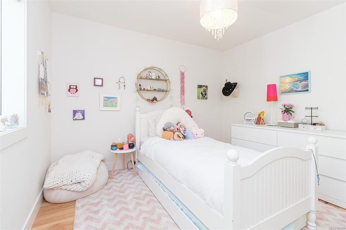 8518 Tribune Terr, North Saanich, BC