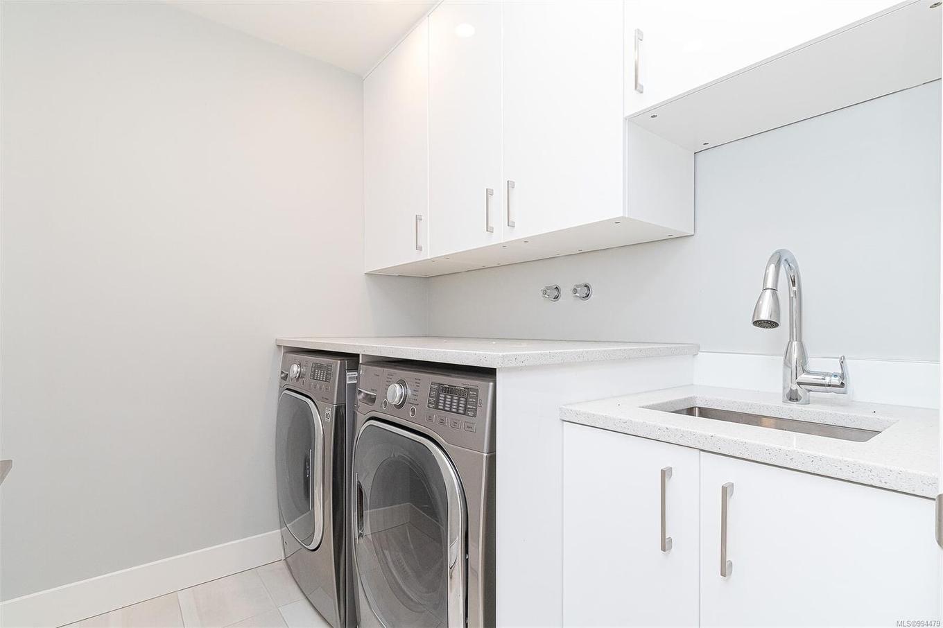 8518 Tribune Terr, North Saanich, BC