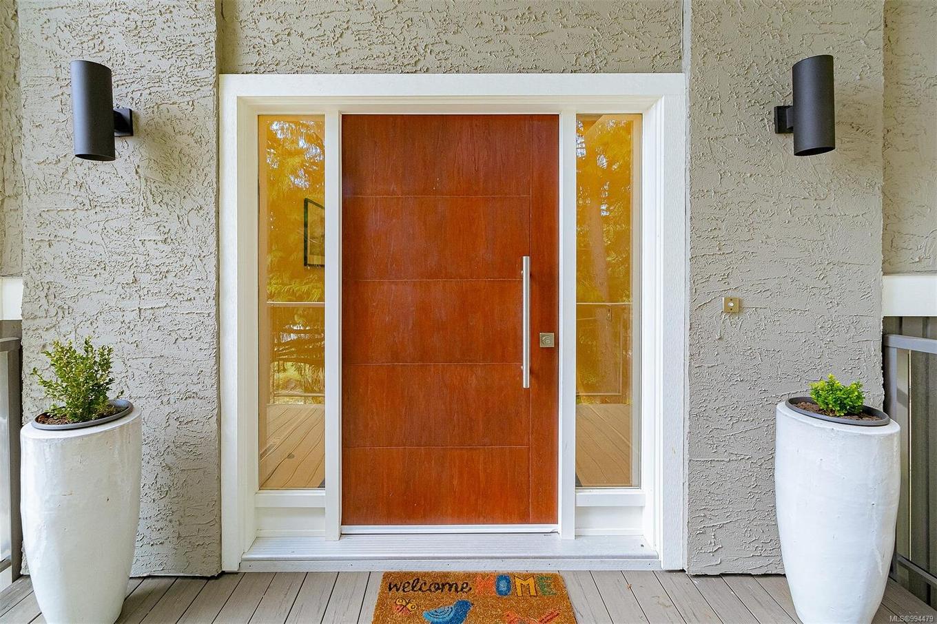 8518 Tribune Terr, North Saanich, BC