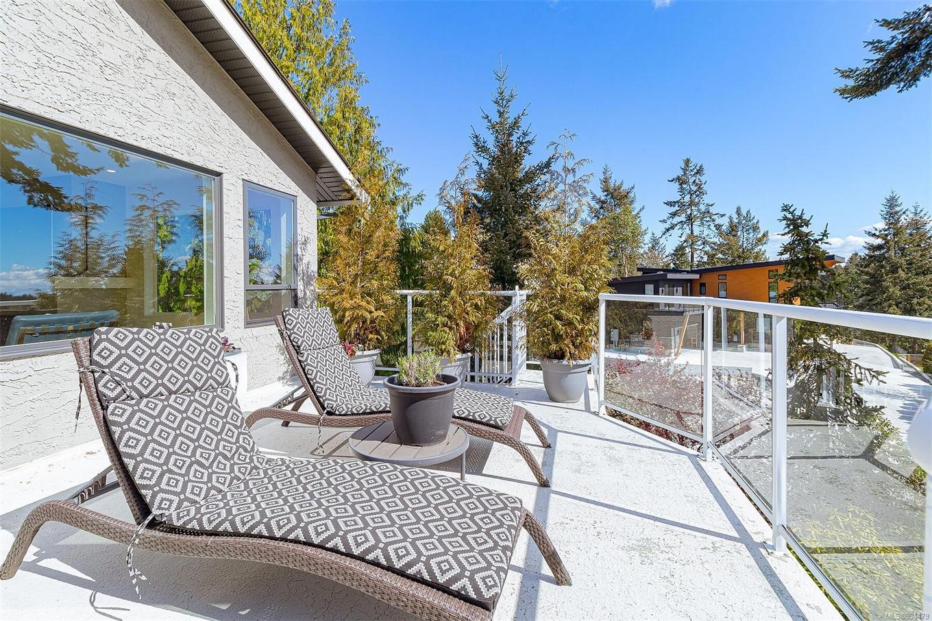 8518 Tribune Terr, North Saanich, BC