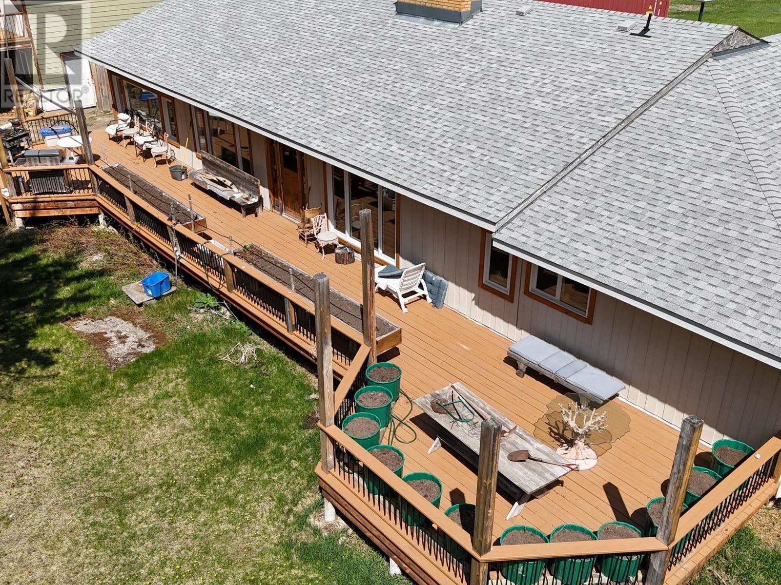 2325 Wardner Fort Steele Road, Fort Steele, BC - Outdoor With Deck Patio Veranda