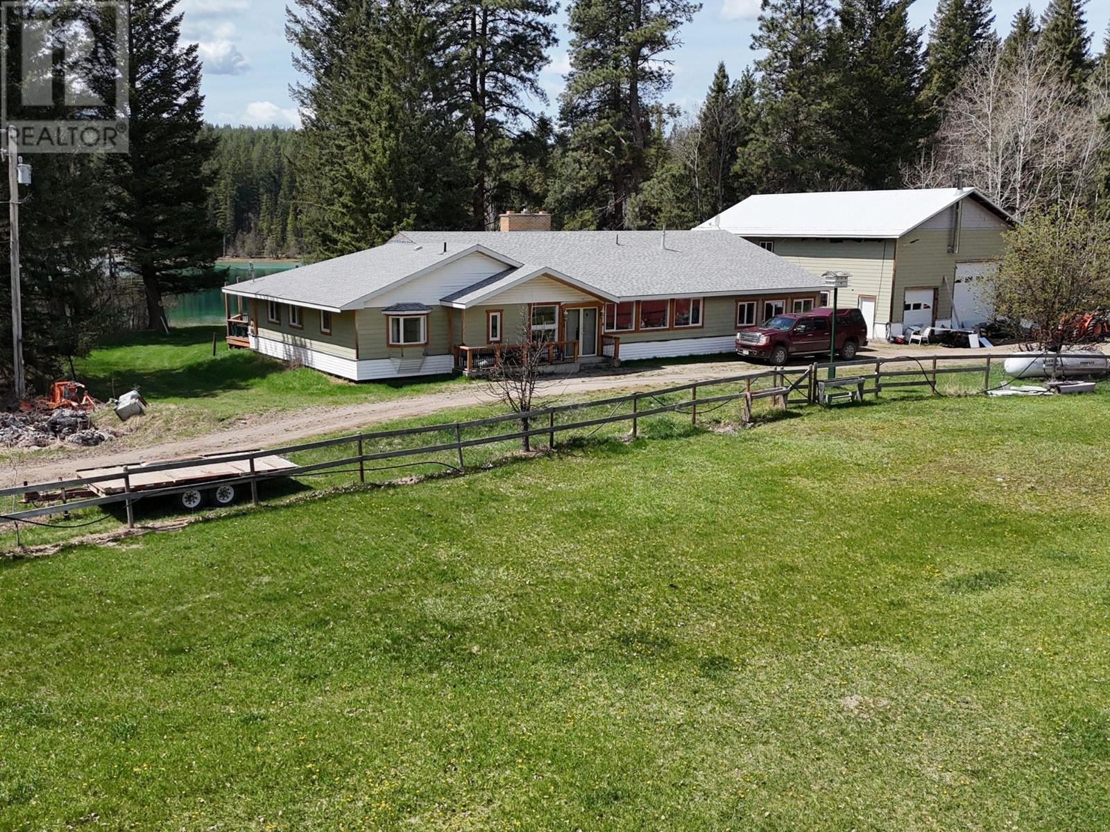 2325 Wardner Fort Steele Road, Fort Steele, BC - Outdoor With Deck Patio Veranda