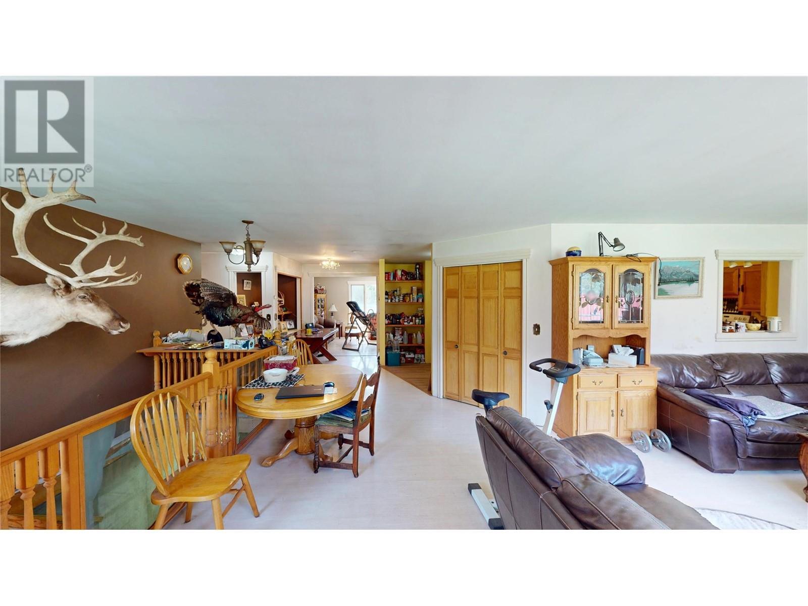 2325 Wardner Fort Steele Road, Fort Steele, BC - Indoor