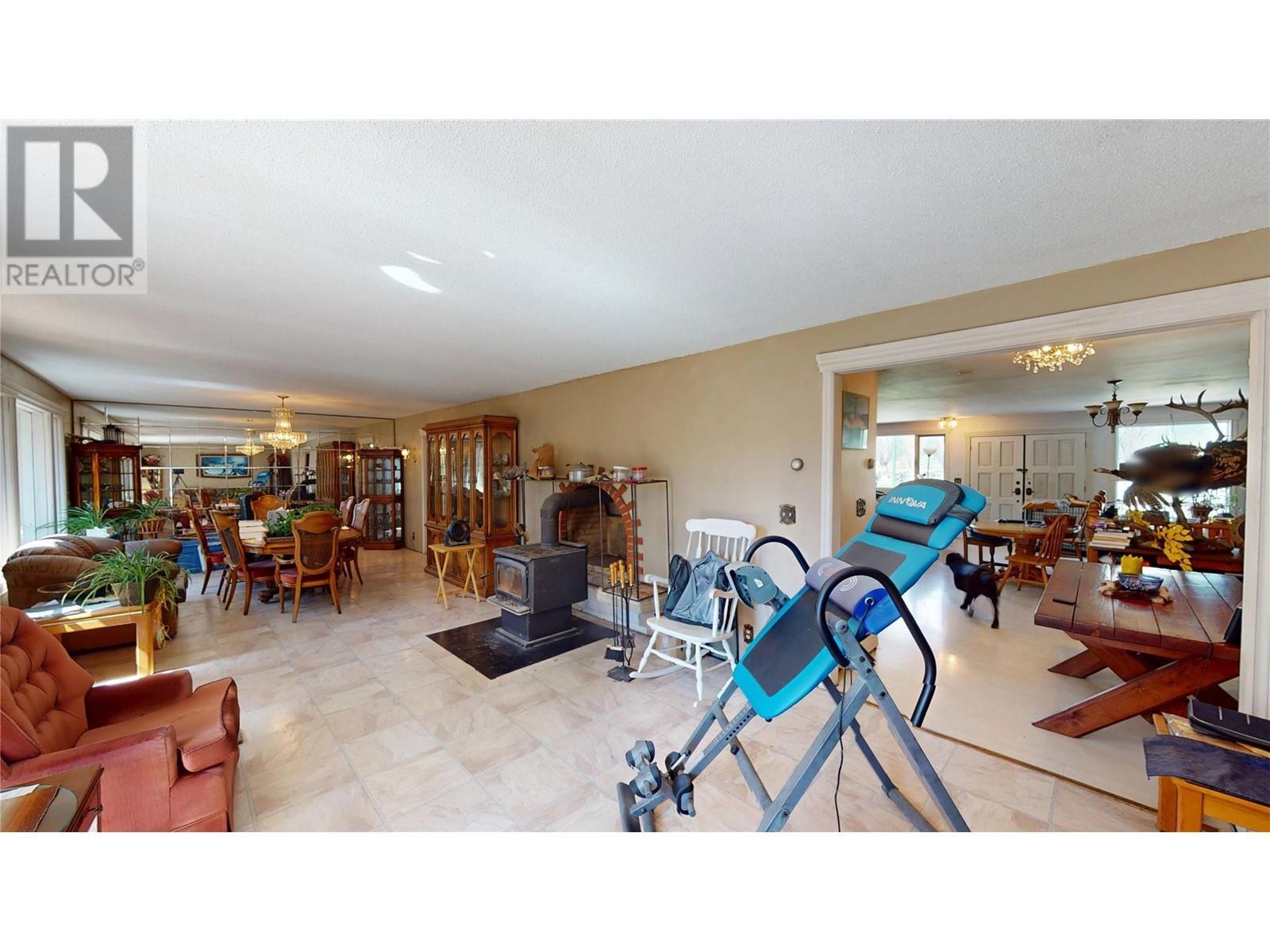 2325 Wardner Fort Steele Road, Fort Steele, BC - Indoor