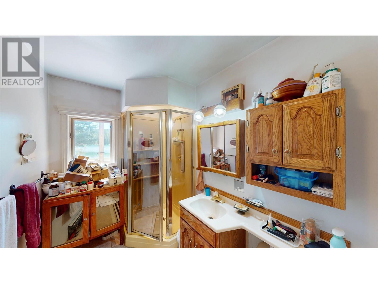 2325 Wardner Fort Steele Road, Fort Steele, BC - Indoor