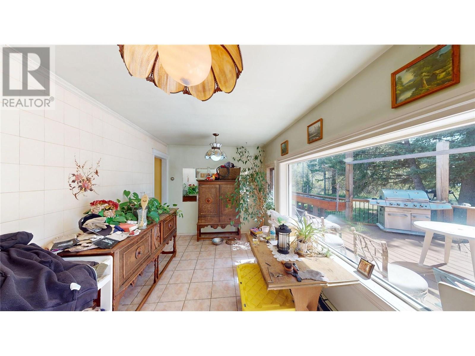 2325 Wardner Fort Steele Road, Fort Steele, BC - Indoor Photo Showing Other Room