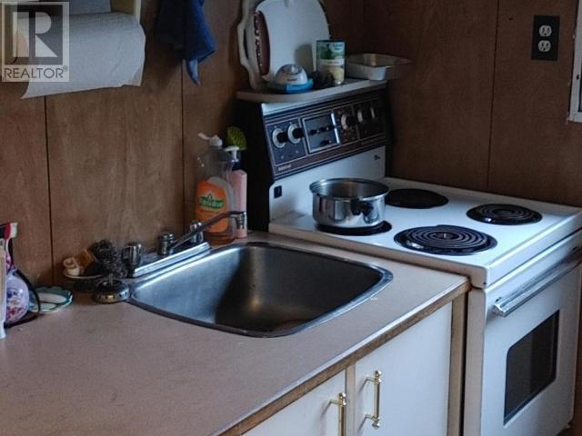 4649 Cedar Street, Texada Island, BC - Indoor Photo Showing Kitchen