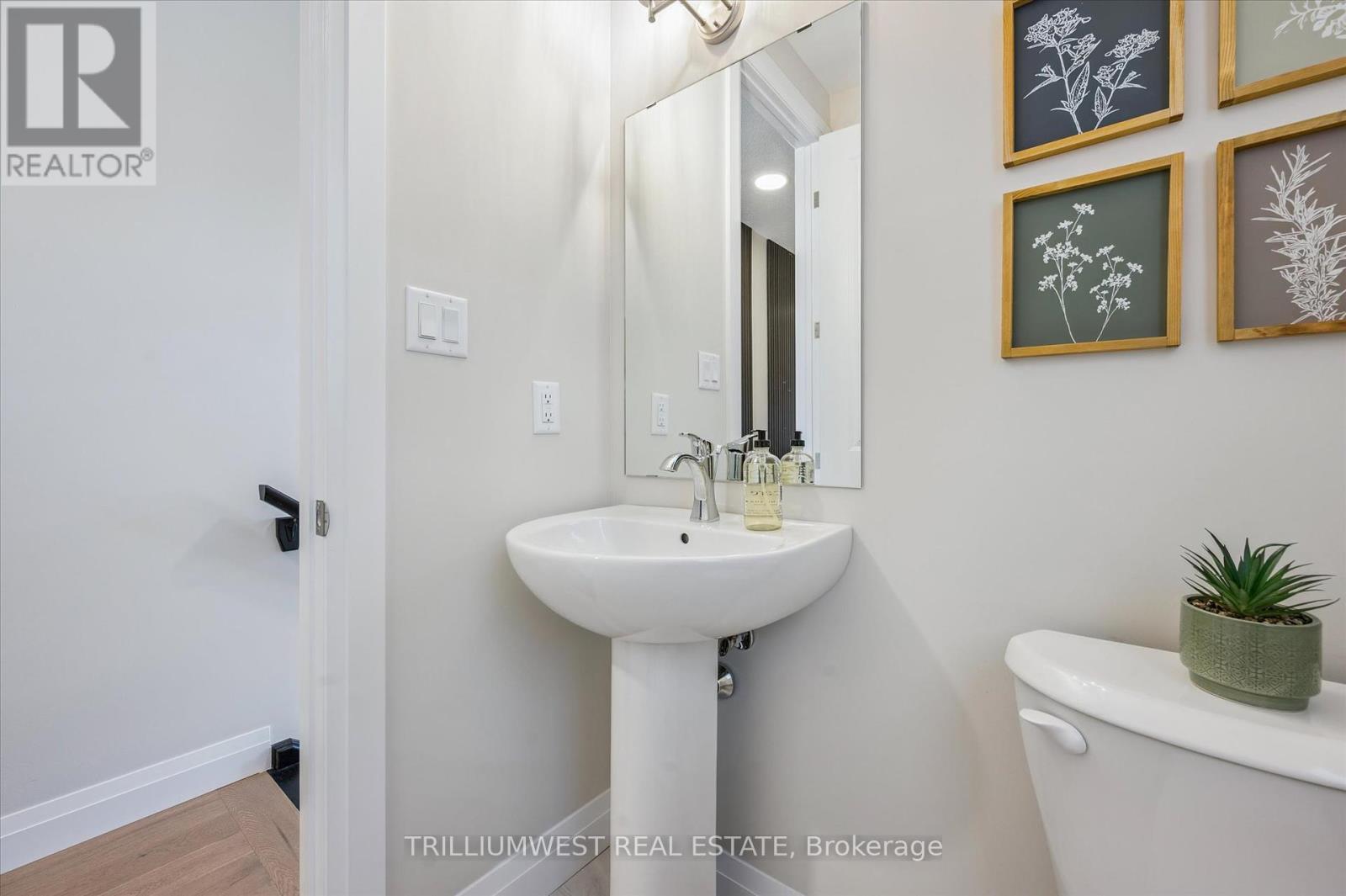 113 Catherine Street, Wilmot, ON - Indoor Photo Showing Bathroom