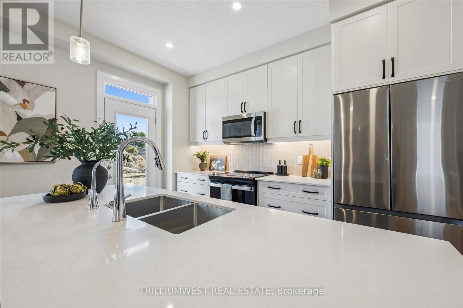 113 Catherine Street, Wilmot, ON - Indoor Photo Showing Kitchen With Double Sink With Upgraded Kitchen