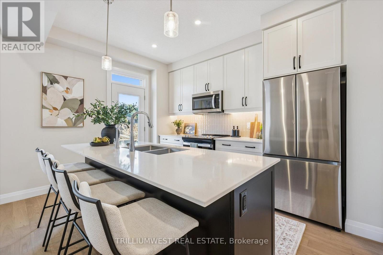 113 Catherine Street, Wilmot, ON - Indoor Photo Showing Kitchen With Double Sink With Upgraded Kitchen