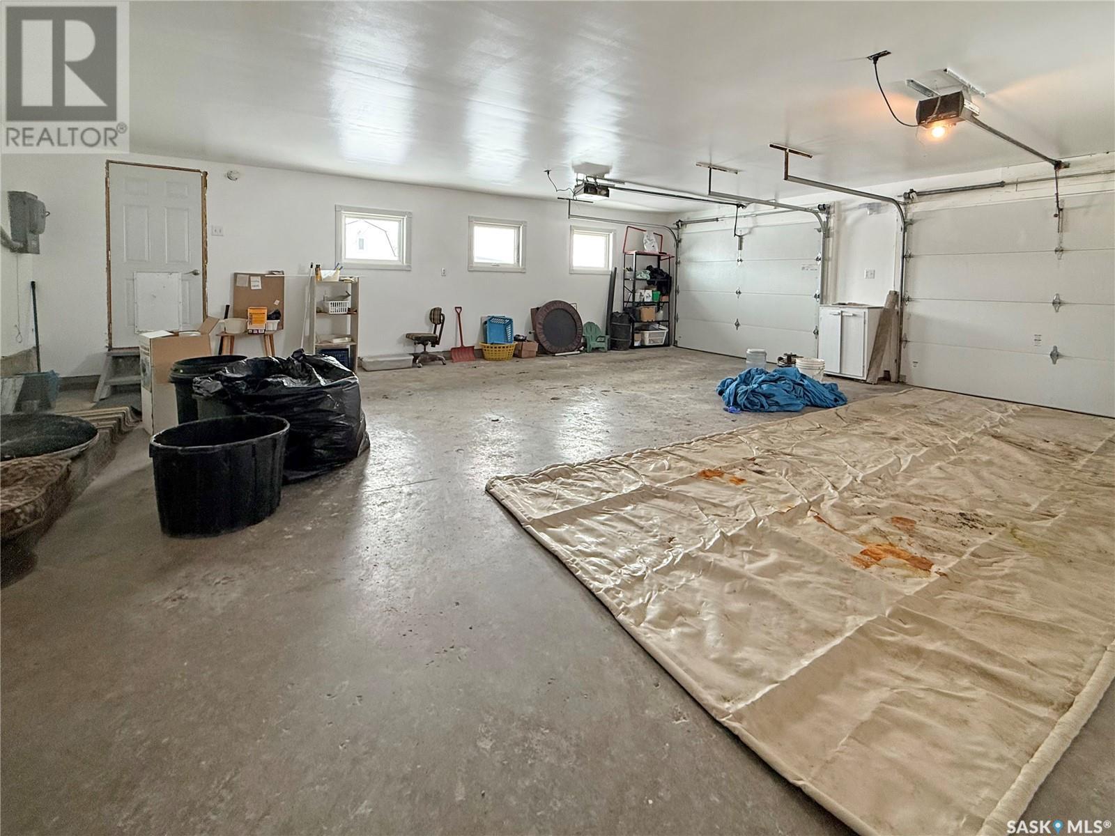 Melville Acreage, Cana Rm No. 214, SK - Indoor Photo Showing Garage