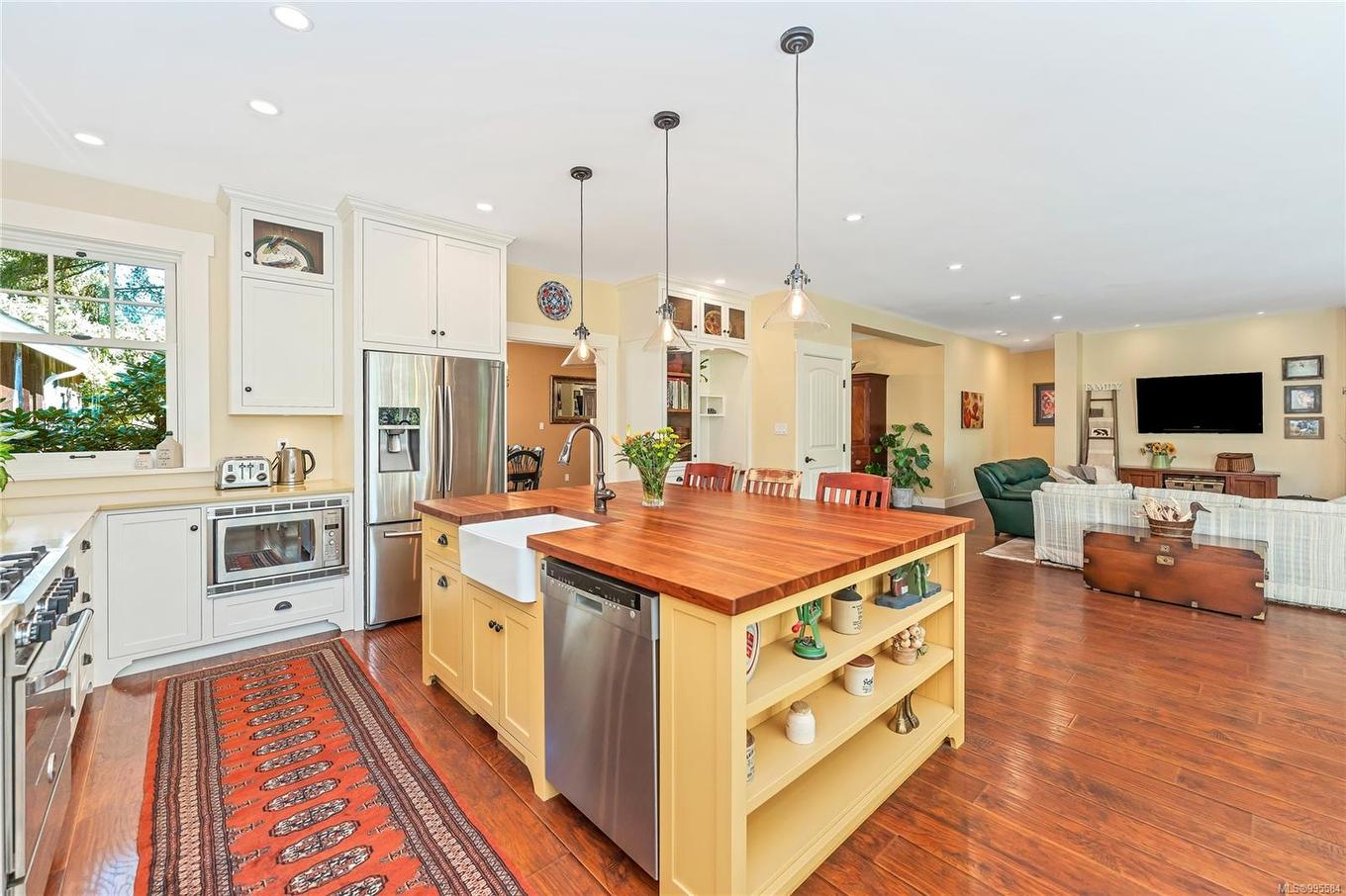 6140 Lakes Rd, Duncan, BC