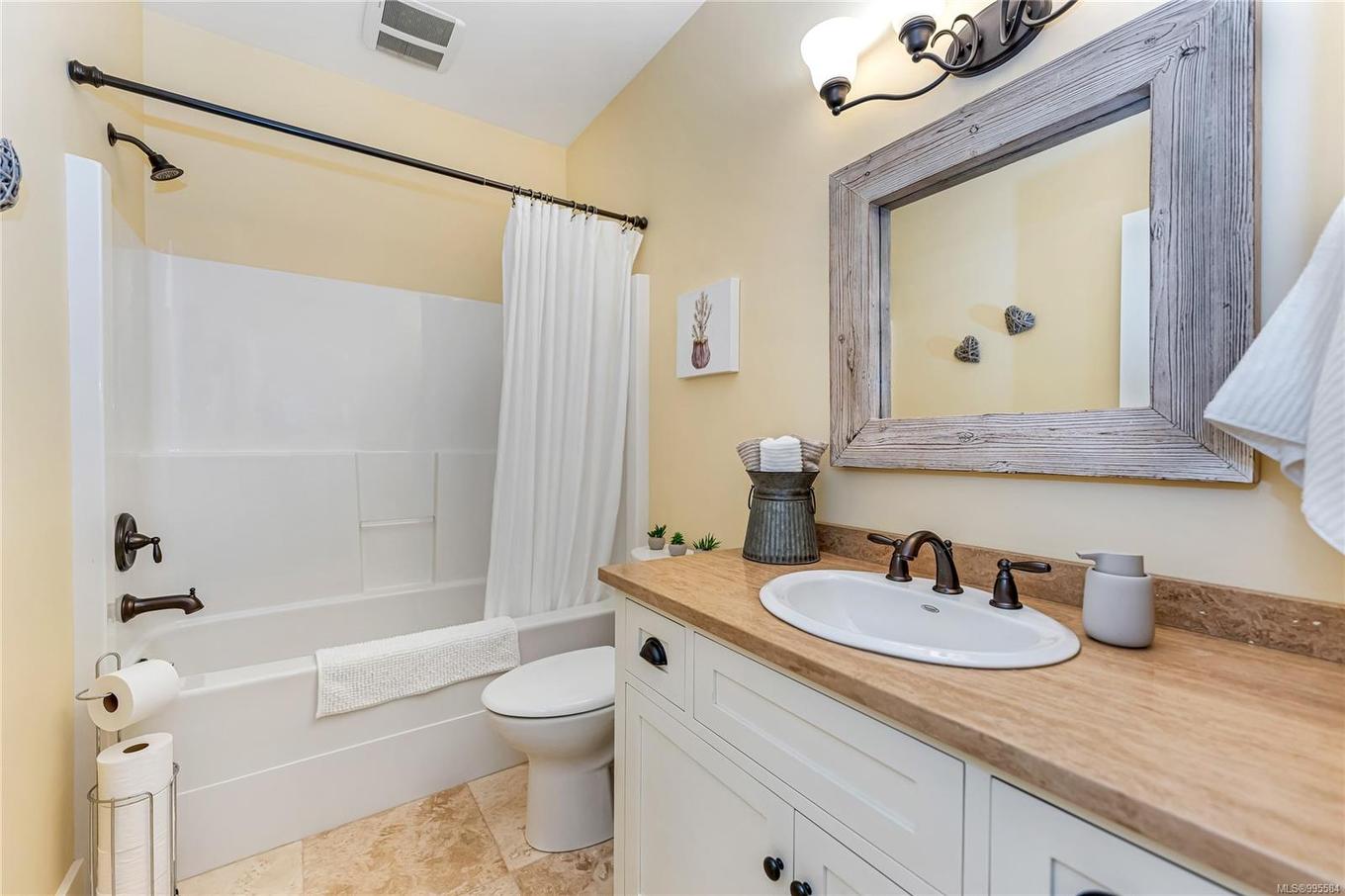 6140 Lakes Rd, Duncan, BC