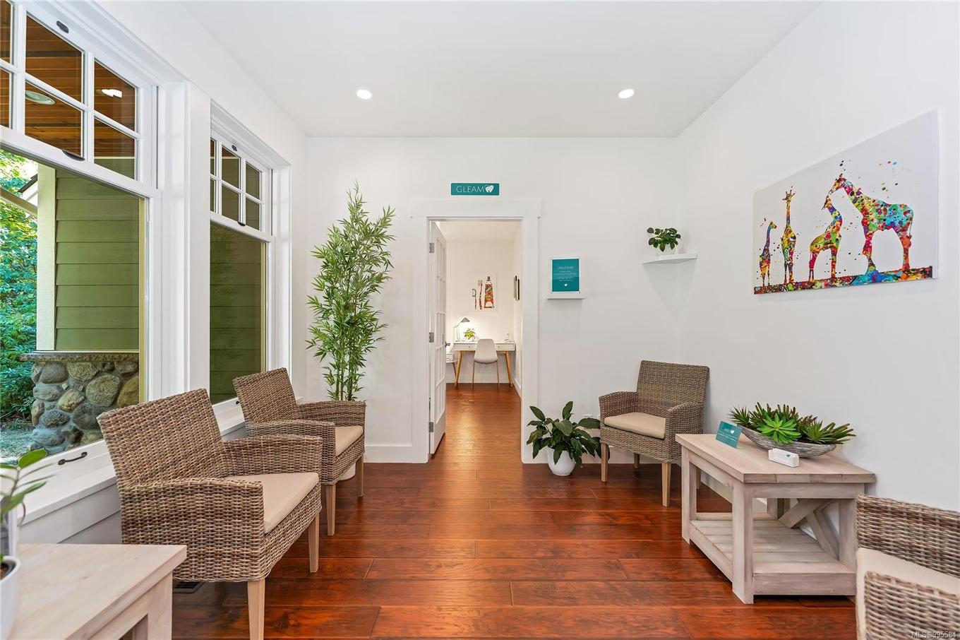 6140 Lakes Rd, Duncan, BC