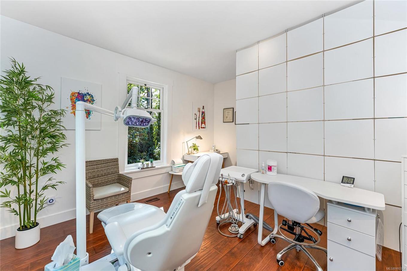 6140 Lakes Rd, Duncan, BC