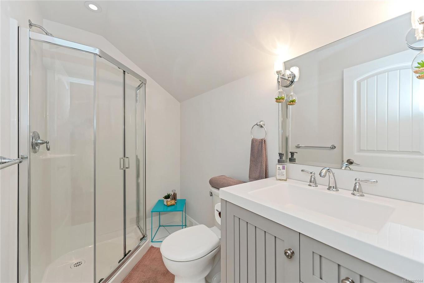 6140 Lakes Rd, Duncan, BC