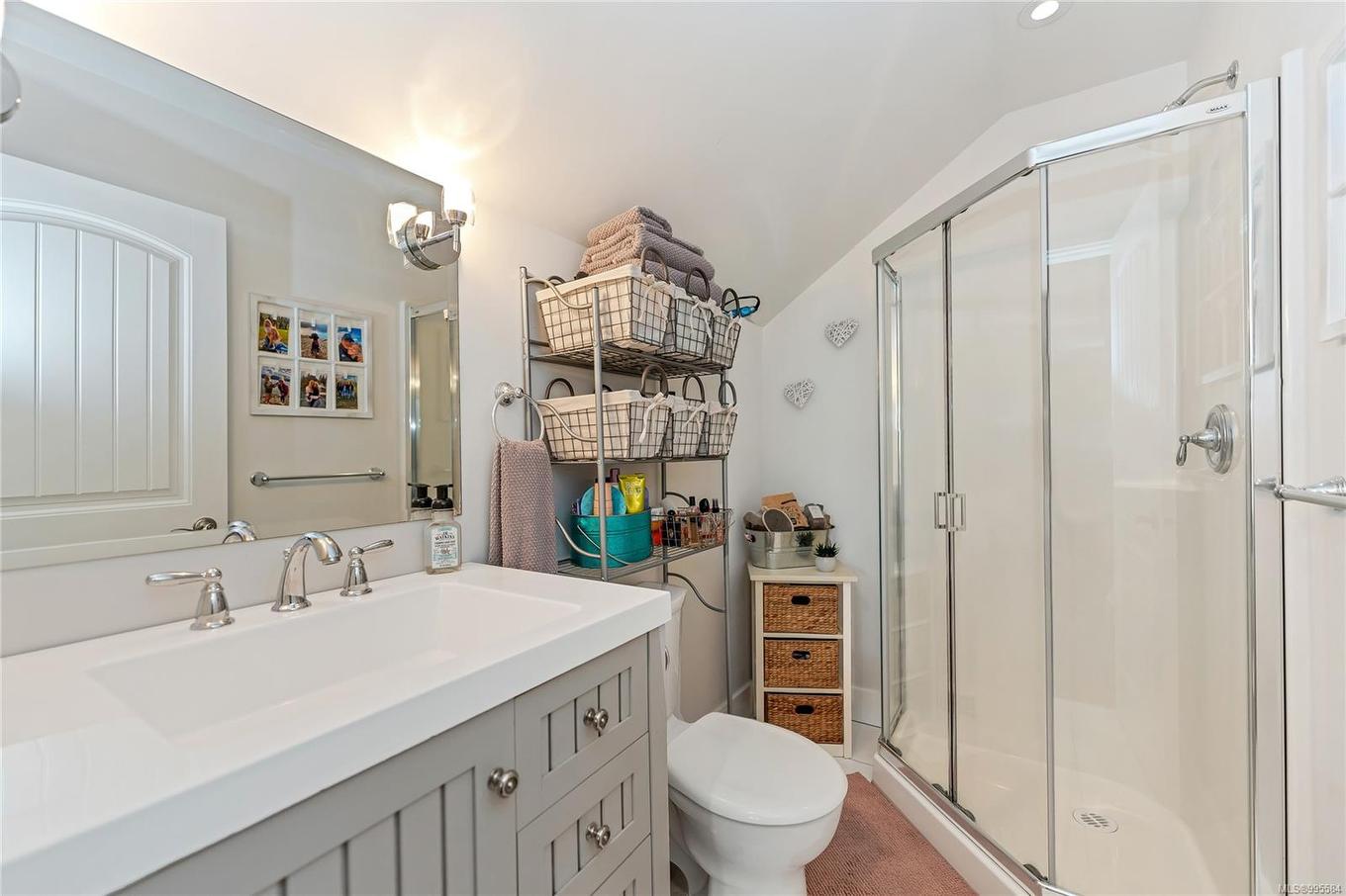 6140 Lakes Rd, Duncan, BC