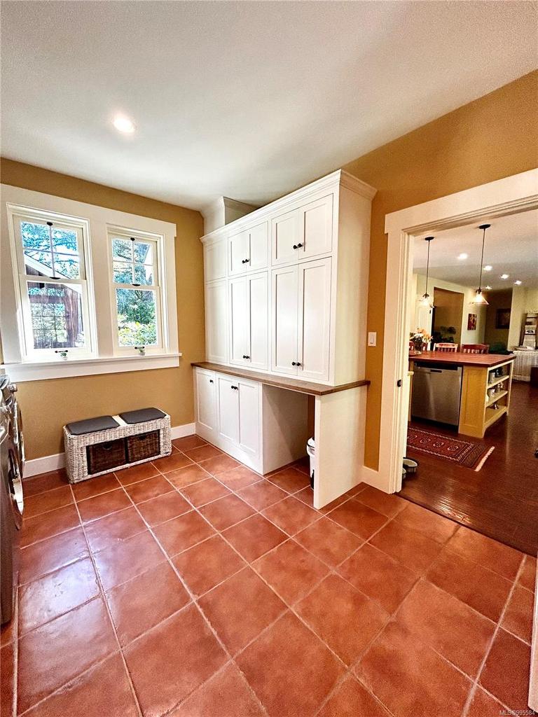 6140 Lakes Rd, Duncan, BC