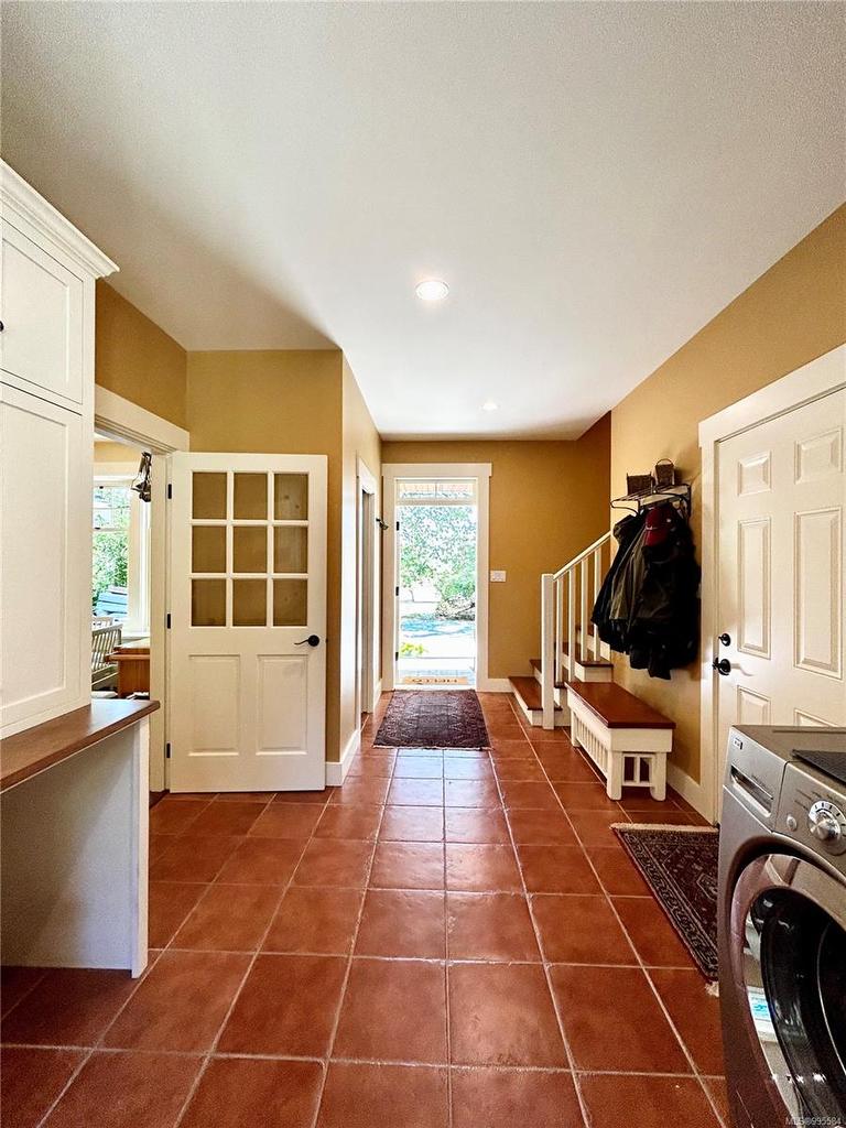 6140 Lakes Rd, Duncan, BC