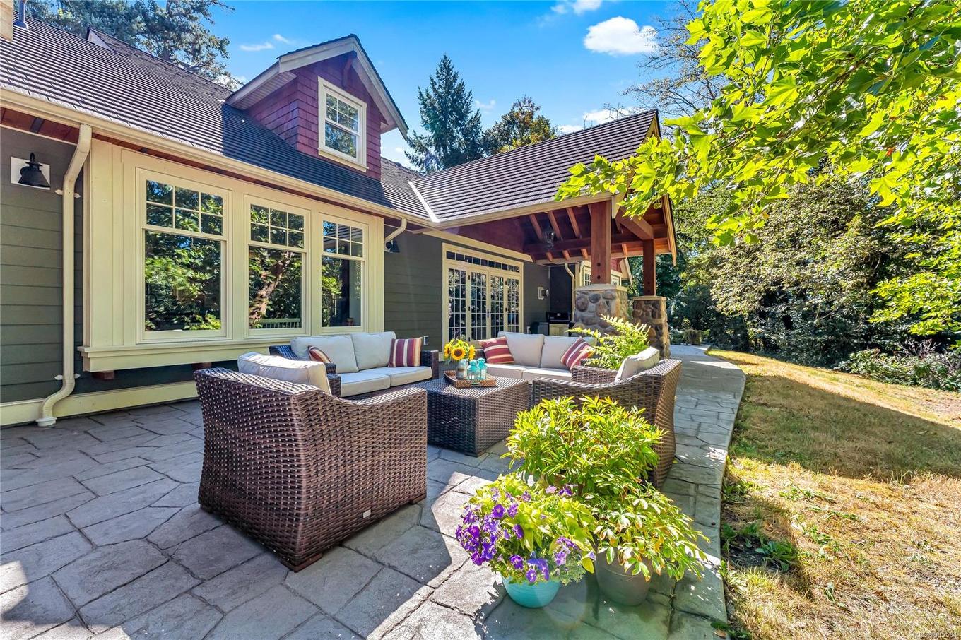 6140 Lakes Rd, Duncan, BC