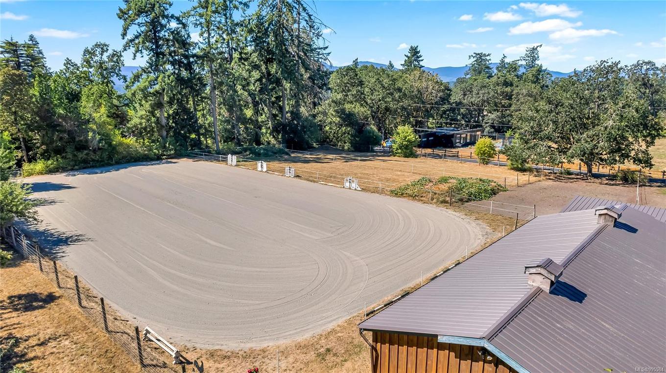 6140 Lakes Rd, Duncan, BC