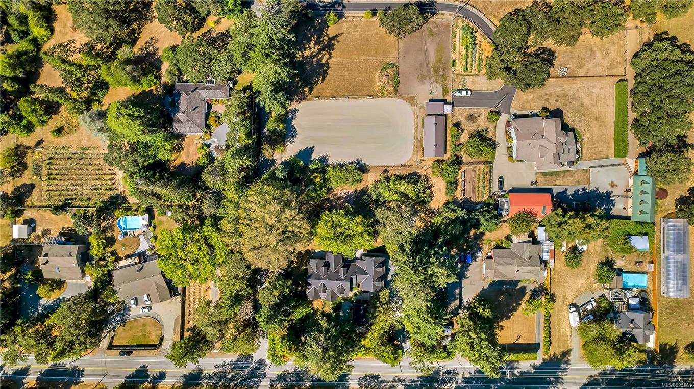 6140 Lakes Rd, Duncan, BC