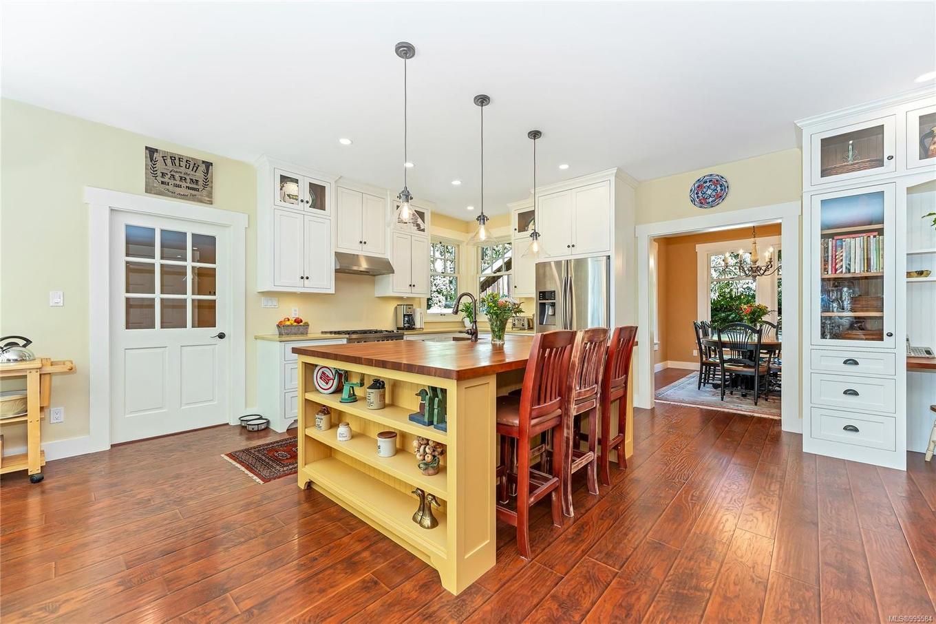 6140 Lakes Rd, Duncan, BC