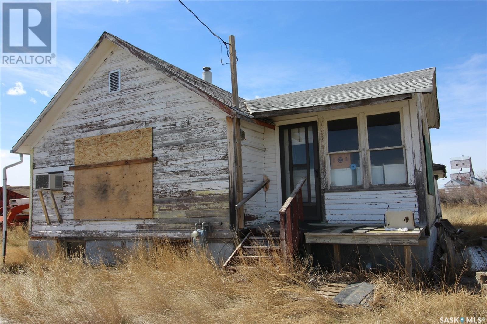 0 Railway Street E, Eastend, SK - Outdoor