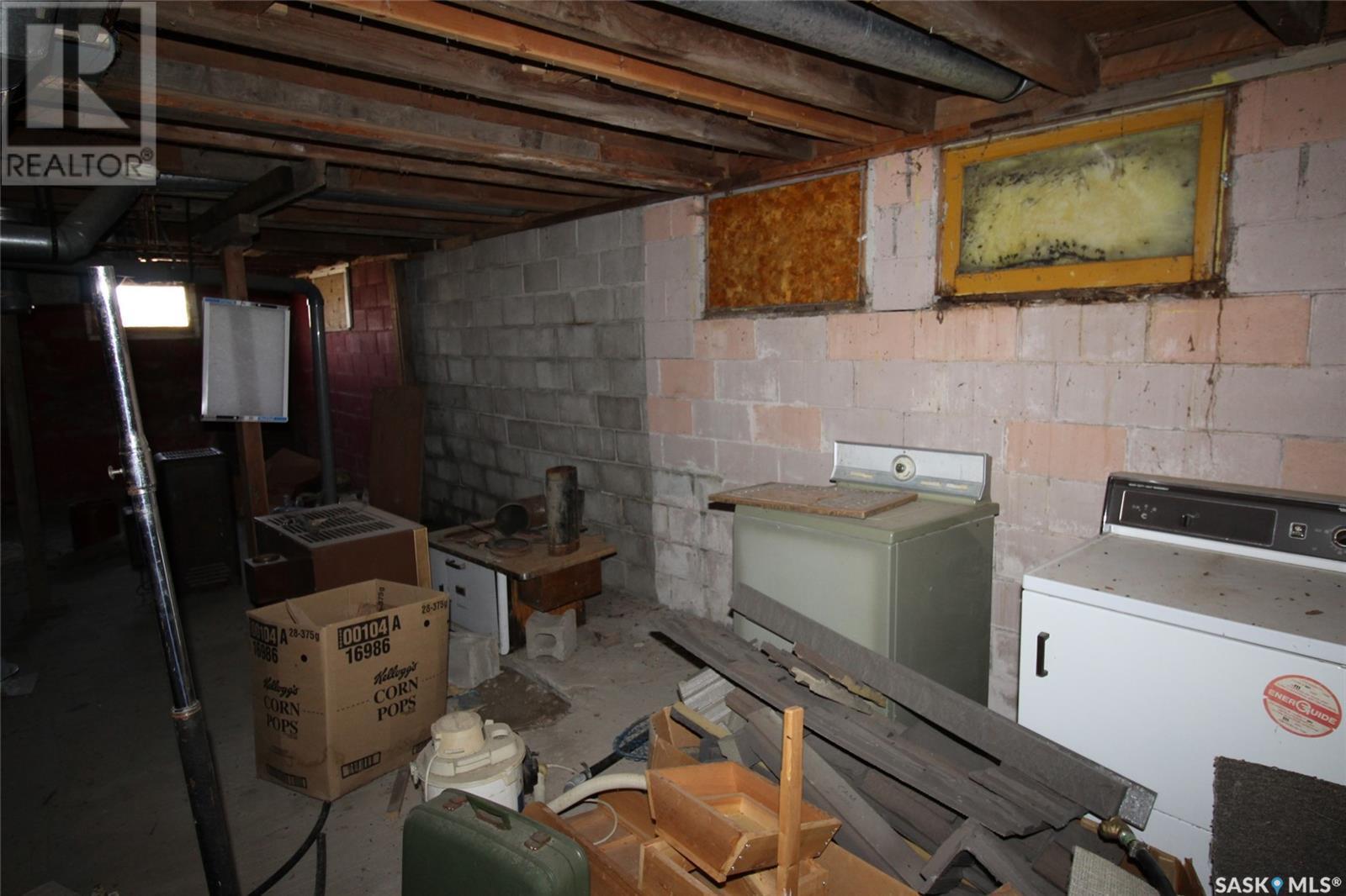0 Railway Street E, Eastend, SK - Indoor Photo Showing Basement
