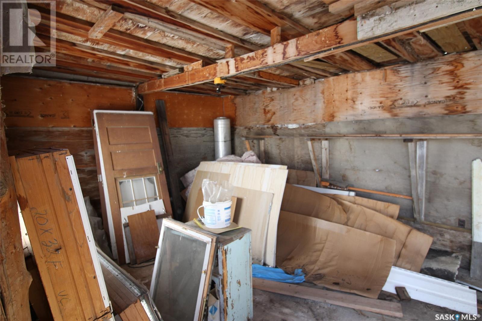 0 Railway Street E, Eastend, SK - Indoor Photo Showing Basement