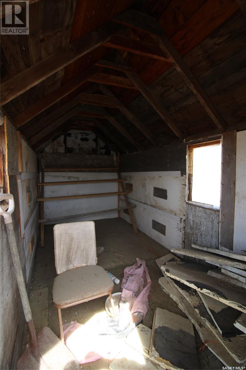 0 Railway Street E, Eastend, SK - Indoor Photo Showing Garage